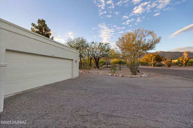 1700 E Calle De La Culebra, Tucson, AZ 85718