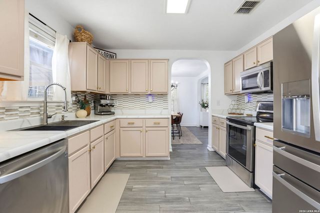 9135 Sahara Woods, Universal City, TX 78148