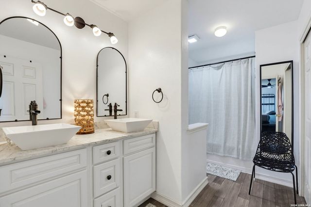 9135 Sahara Woods, Universal City, TX 78148