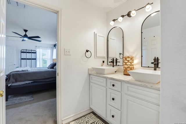 9135 Sahara Woods, Universal City, TX 78148