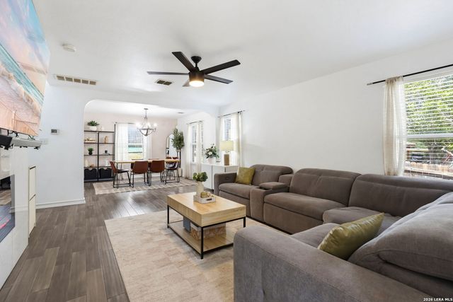 9135 Sahara Woods, Universal City, TX 78148