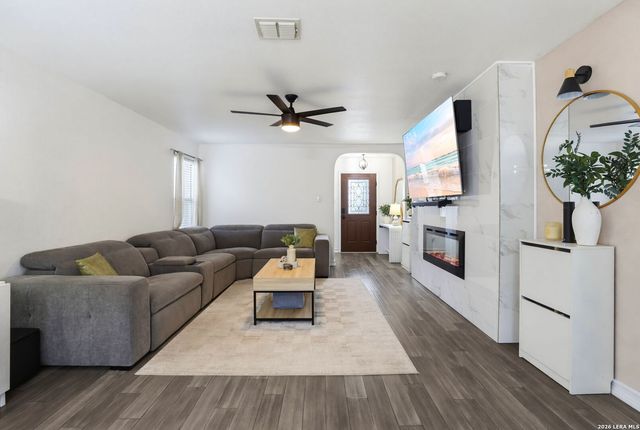 9135 Sahara Woods, Universal City, TX 78148
