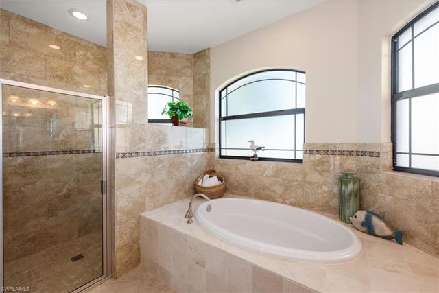 2011 NW 9th PL, Cape Coral, FL 33993