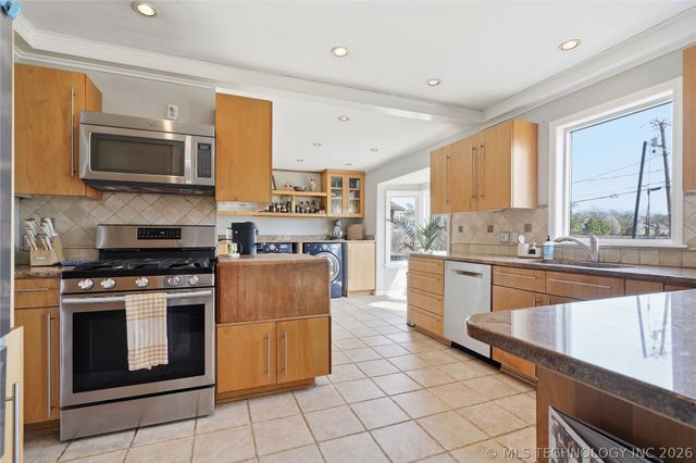 6253 S Victor Avenue, Tulsa, OK 74136