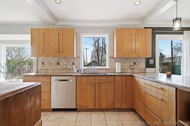 6253 S Victor Avenue, Tulsa, OK 74136