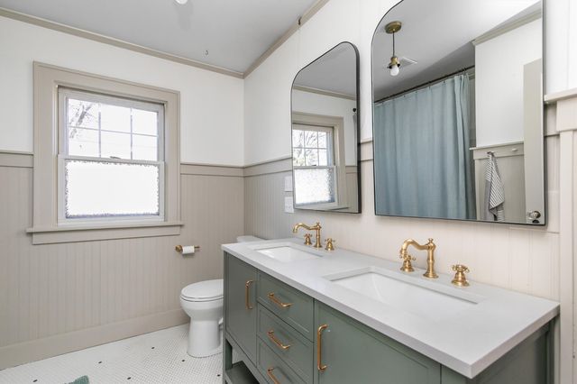 901 N B Street, Indianola, IA 50125