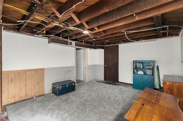 901 N B Street, Indianola, IA 50125