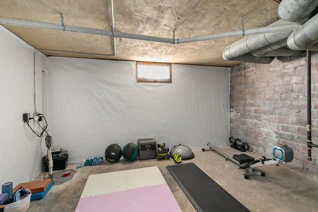 901 N B Street, Indianola, IA 50125