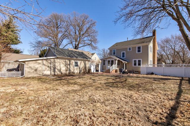 901 N B Street, Indianola, IA 50125