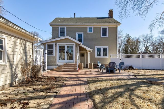 901 N B Street, Indianola, IA 50125