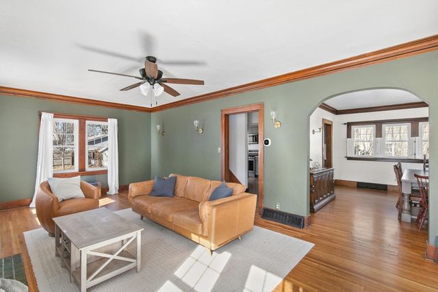 901 N B Street, Indianola, IA 50125