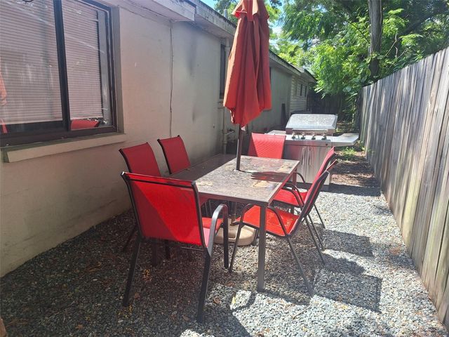 6886 49TH AVENUE N, St Petersburg, FL 33709