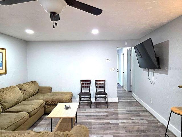 6886 49TH AVENUE N, St Petersburg, FL 33709