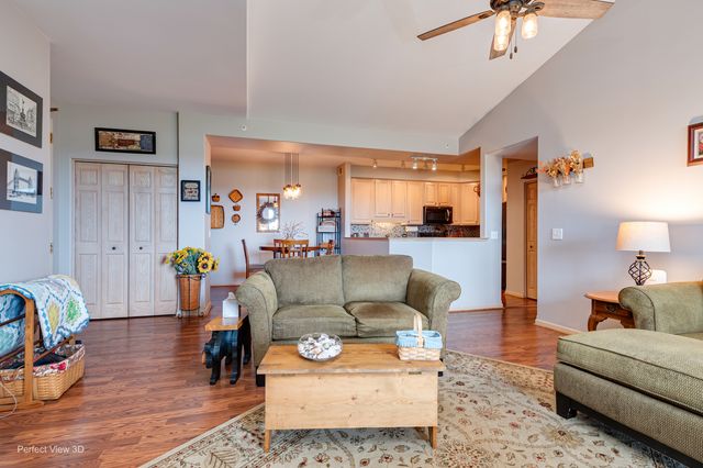 1761 PAVILION Way 503, Park Ridge, IL 60068