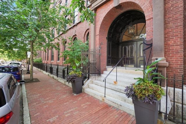 21 Father Francis Gilday St 402, Boston, MA 02118