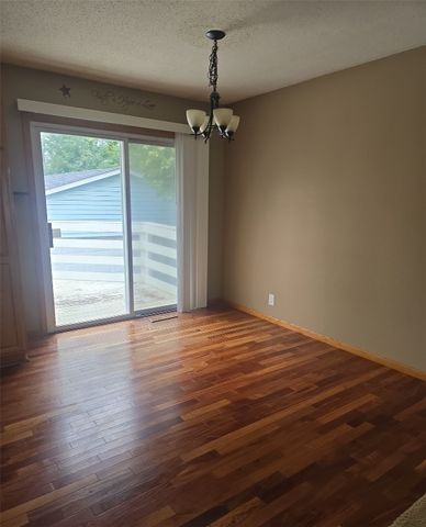 6701 Stonybrook Lane NE, Cedar Rapids, IA 52402