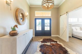 400 E Mill Street, Round Top, TX 78954