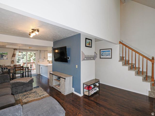 734 E GABLES ST, Midvale, UT 84047