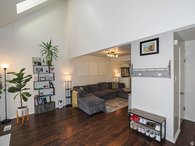 734 E GABLES ST, Midvale, UT 84047