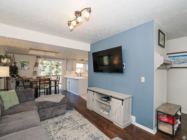 734 E GABLES ST, Midvale, UT 84047