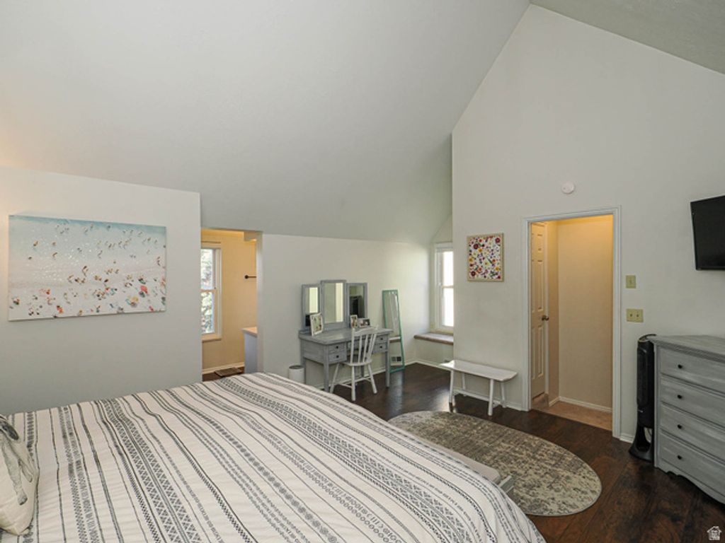 Image 20 of property listing at 734 E GABLES ST, Midvale, UT 84047