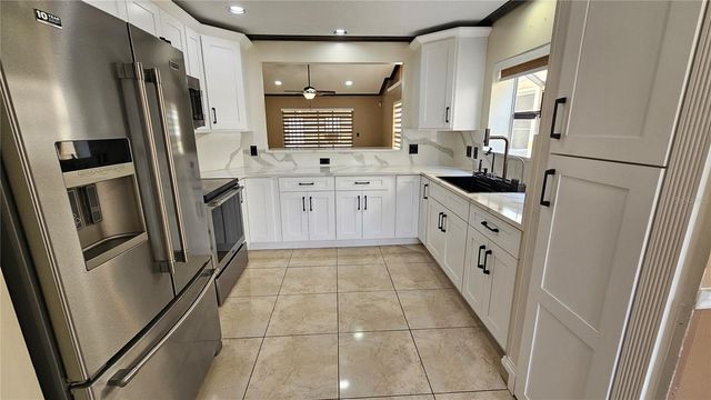 6053 GENTLE BEN CIRCLE, Wesley Chapel, FL 33544