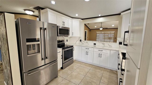 6053 GENTLE BEN CIRCLE, Wesley Chapel, FL 33544