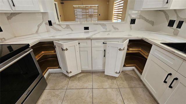 6053 GENTLE BEN CIRCLE, Wesley Chapel, FL 33544