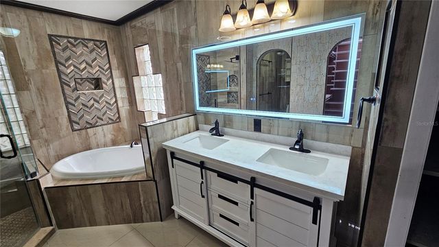 6053 GENTLE BEN CIRCLE, Wesley Chapel, FL 33544