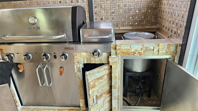 6053 GENTLE BEN CIRCLE, Wesley Chapel, FL 33544