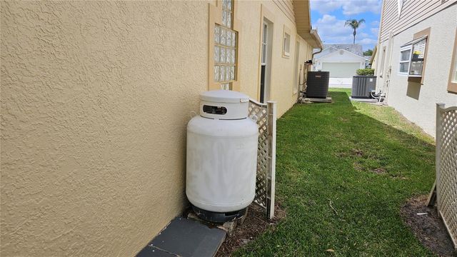 6053 GENTLE BEN CIRCLE, Wesley Chapel, FL 33544