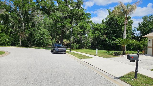 6053 GENTLE BEN CIRCLE, Wesley Chapel, FL 33544