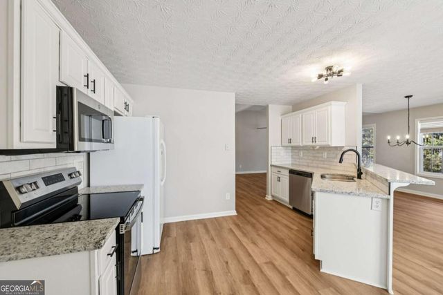 7091 Greenridge Drive, Loganville, GA 30052