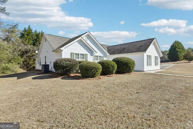 7091 Greenridge Drive, Loganville, GA 30052