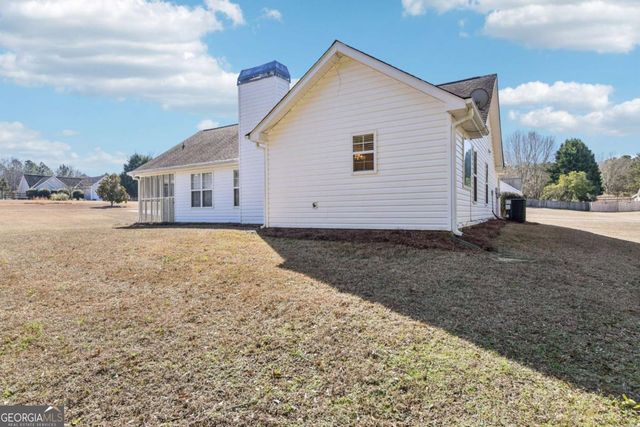 7091 Greenridge Drive, Loganville, GA 30052