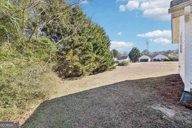 7091 Greenridge Drive, Loganville, GA 30052