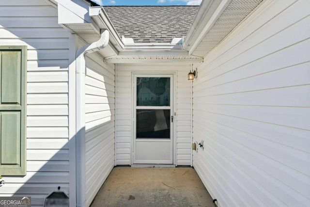 7091 Greenridge Drive, Loganville, GA 30052