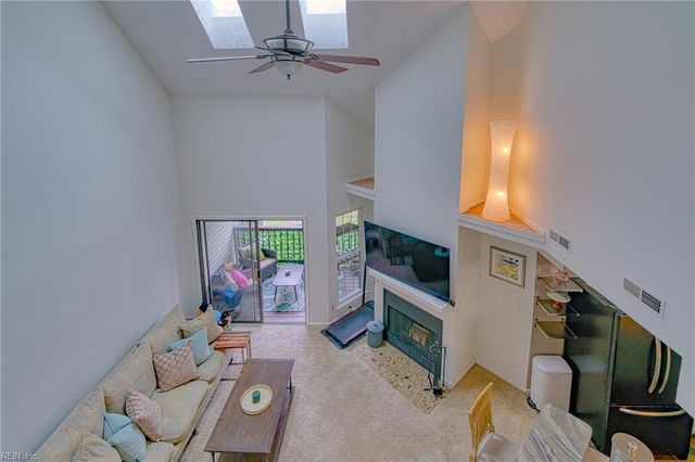 742 Brookside DR # 303, Newport News, VA 23602