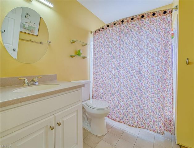 742 Brookside DR # 303, Newport News, VA 23602