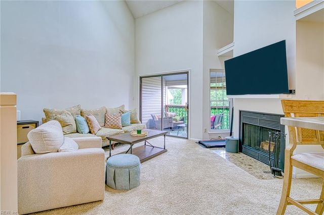 742 Brookside DR # 303, Newport News, VA 23602
