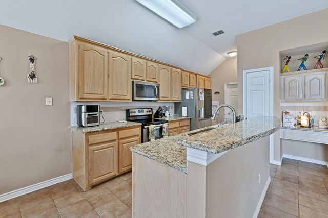 6305 Clear Pool Drive, Arlington, TX 76018