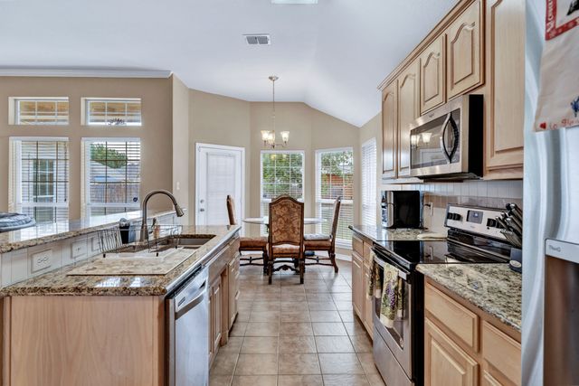 6305 Clear Pool Drive, Arlington, TX 76018