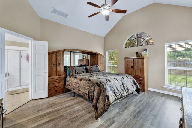 6305 Clear Pool Drive, Arlington, TX 76018