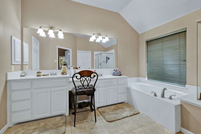 6305 Clear Pool Drive, Arlington, TX 76018