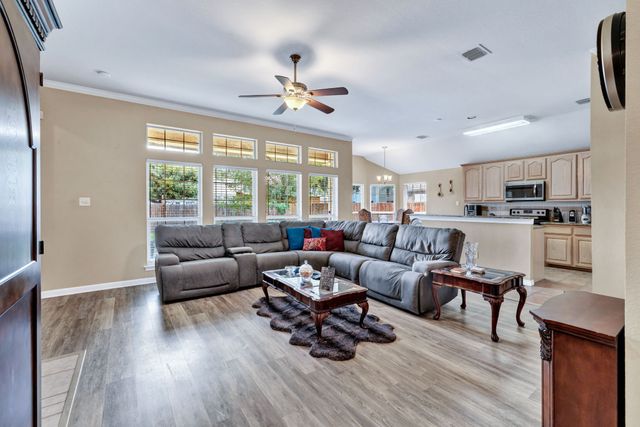 6305 Clear Pool Drive, Arlington, TX 76018