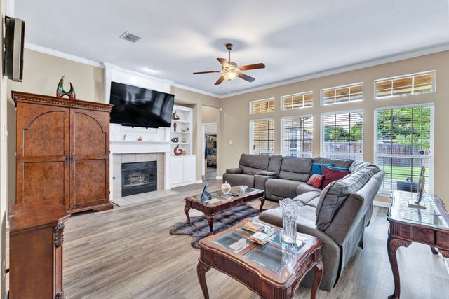 6305 Clear Pool Drive, Arlington, TX 76018