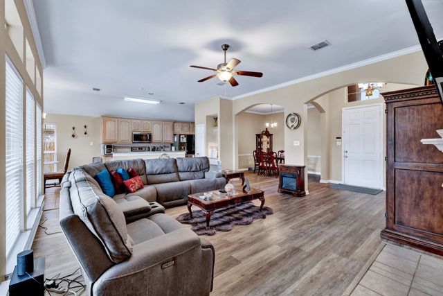 6305 Clear Pool Drive, Arlington, TX 76018