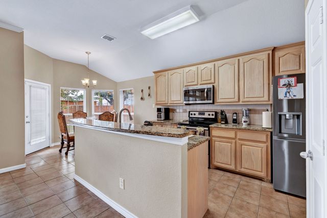 6305 Clear Pool Drive, Arlington, TX 76018