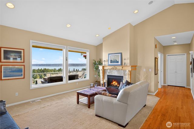 4621 Tanner View Drive, Clinton, WA 98236