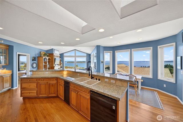 4621 Tanner View Drive, Clinton, WA 98236